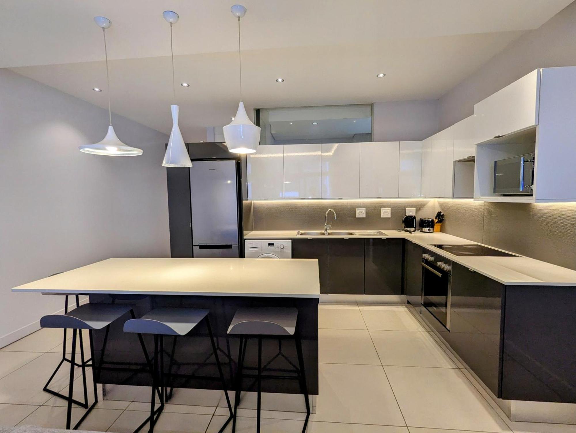 Modern 1 Bed In The Heart Of Point Cape Town