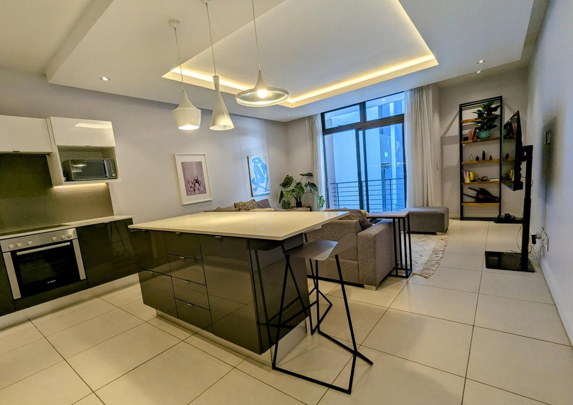 Modern 1 Bed In The Heart Of Point Apartment